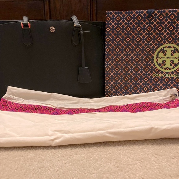 ❤️❤️Tory Burch Robinson Polished, Sophisticated and Refined - Picture 5 of 14